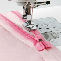 BROTHER Nahtverdeckter Reiverschlussfu